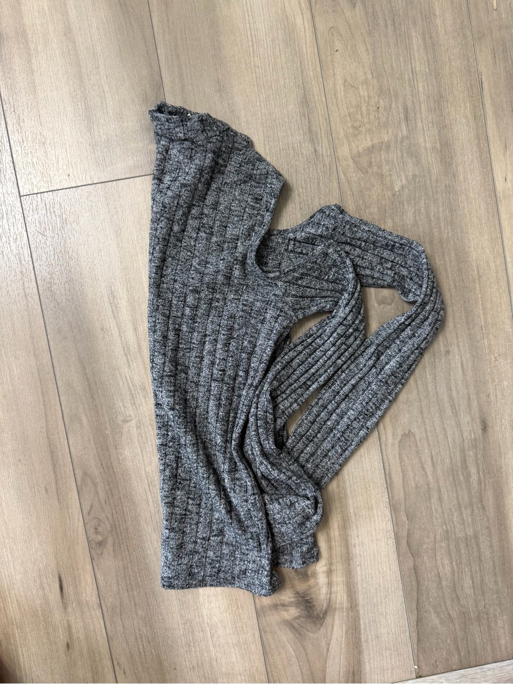 Express Cold-Shoulder Ribbed Sweater - Gray Small - Picture 3 of 4